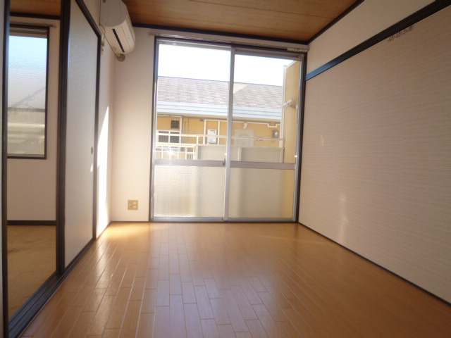 ハイツあかねＡの居間・リビング