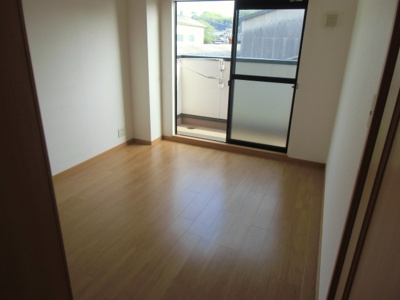 【洋室】 | メゾンピュア