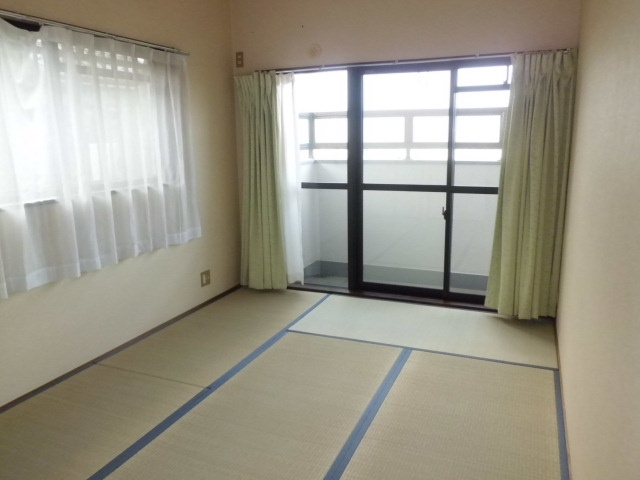 グリーンヒル草部の和室