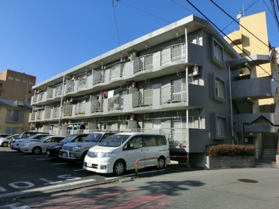 【外観】 | カーサナビオプェンテ | カーサ・ナビオプェンテ　鉄筋コンクリート造３階建