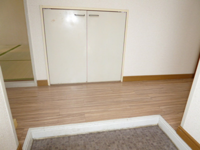 【玄関】 | プレジール中野屋B