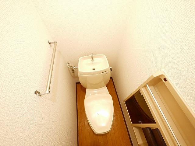乙木ハイツAのトイレ|ゆったりとした空間のトイレです