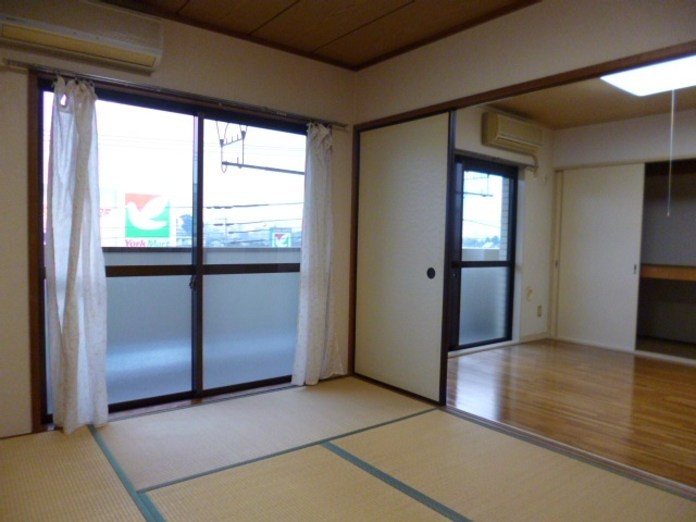 プルミエール久米川の和室