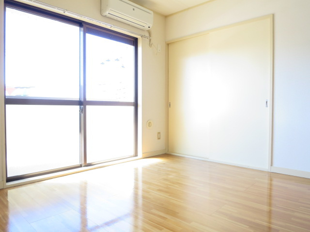 プルミエール久米川の収納