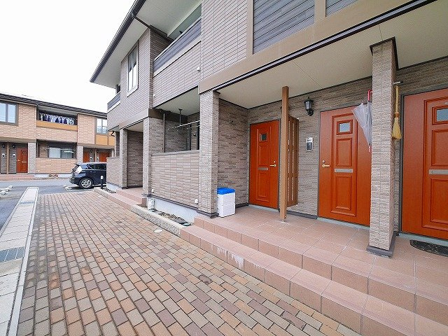 プラシード　セレノ　Ｃのエントランス|落ち着いたエントランスです