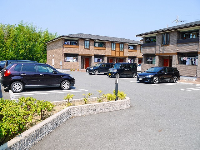 プラシード　セレノ　Ｃの駐車場|カースペースがあります