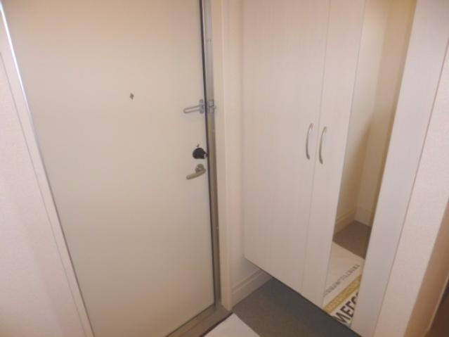 フルール　ポワールの玄関