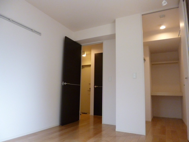 フルール ポワールの洋室