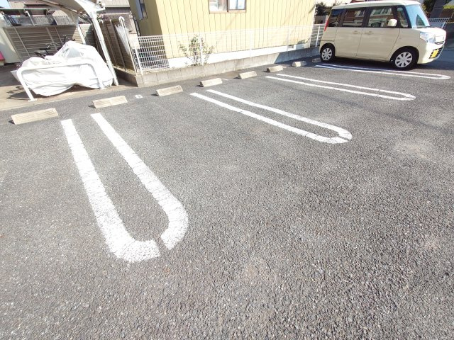 アジュールの駐車場