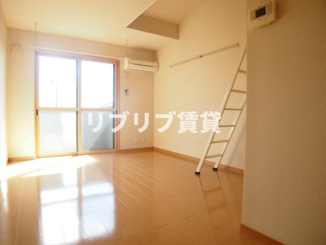 ヴェルデ都町の居間・リビング
