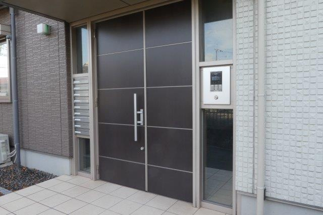 コンソラーレのエントランス|オートロック