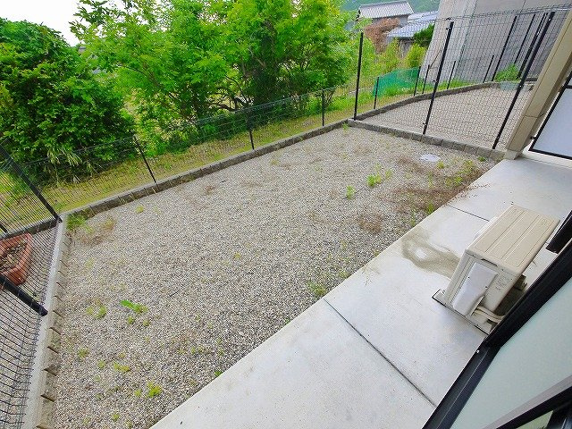 ヒルトップ・テラスの庭|簡単な家庭菜園も楽しめるお庭です