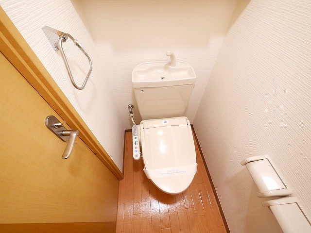 ヒルトップ・テラスのトイレ|ゆったりとした空間のトイレです