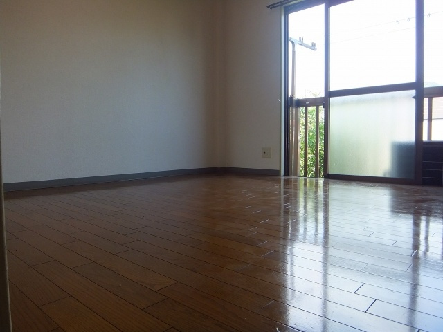 ハイツ河田2の居間・リビング