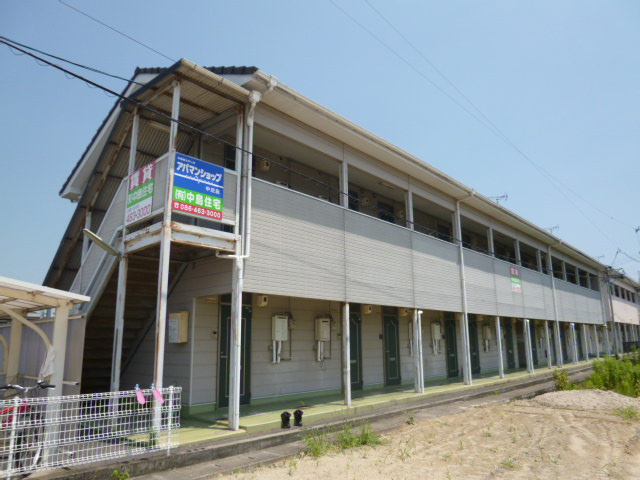 倉敷市徳芳のアパートの外観