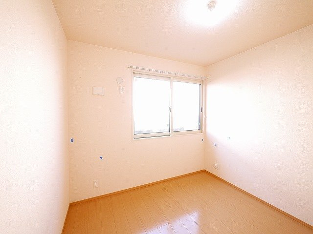 ラルーチェⅠの洋室|コンパクトで使いやすいお部屋です