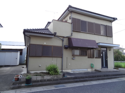 【外観】 | さいたま市西区西遊馬/作業場付中古住宅1,770万円 | 前面道路広く駐車楽々！