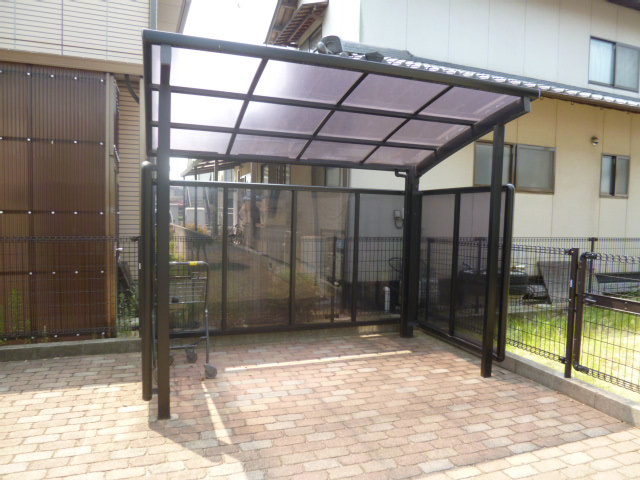 倉敷市大内のアパートの外観|自転車置き場