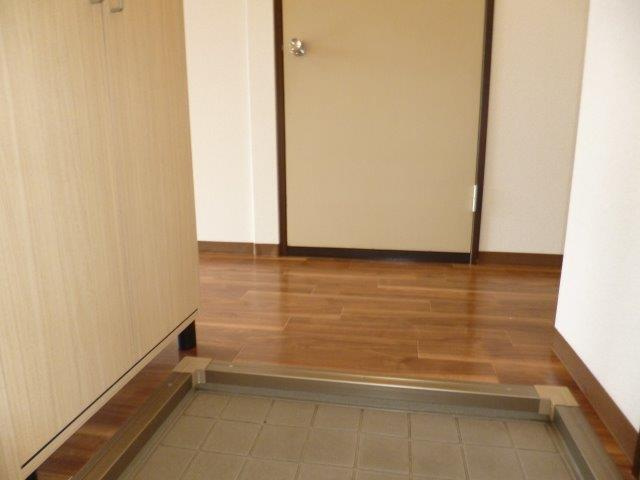 メゾンセンチュリーAの玄関