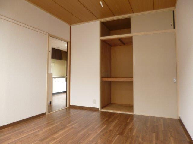 メゾンセンチュリーAの収納|洋室