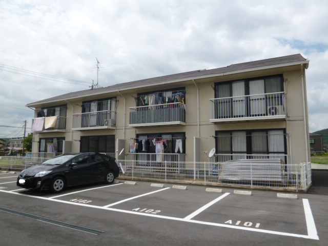倉敷市中庄のアパートの外観