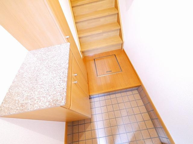 ジュネスメゾンの玄関|落ち着いた玄関です