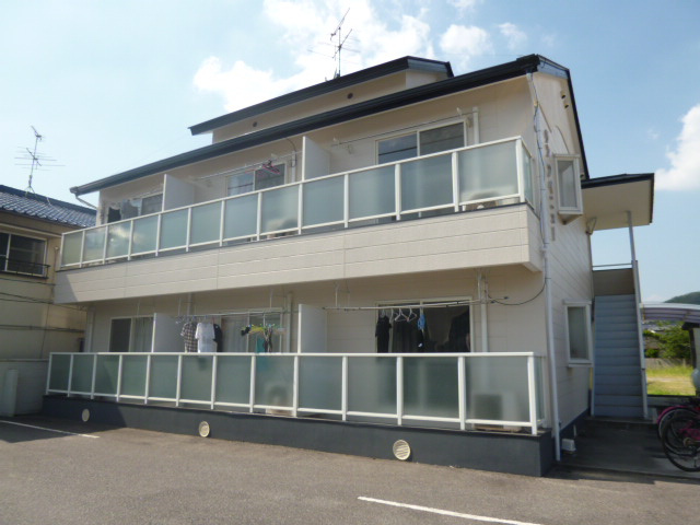倉敷市生坂のアパートの外観
