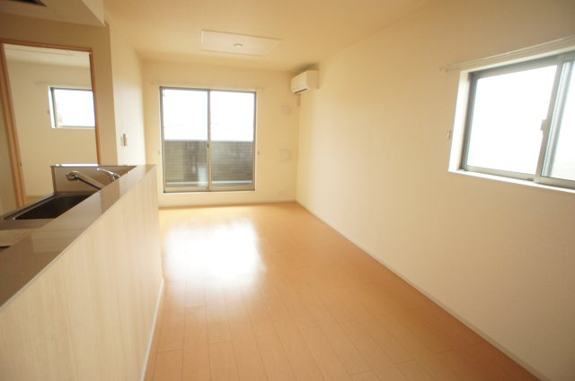 クラベール壱番館の居間・リビング|おしゃれな居間です