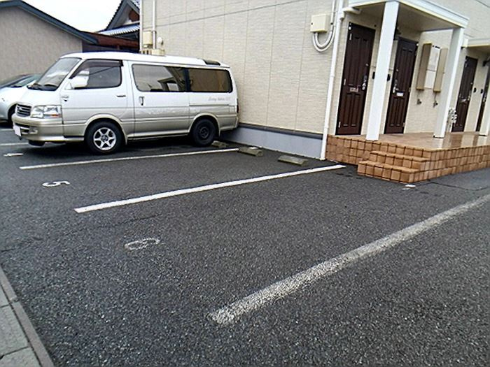 メイユールＭＳⅡの駐車場