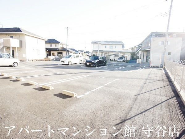 クレールⅥＡの駐車場