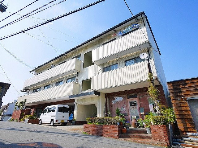 筒井マンションの外観|落ち着いた雰囲気の外観です