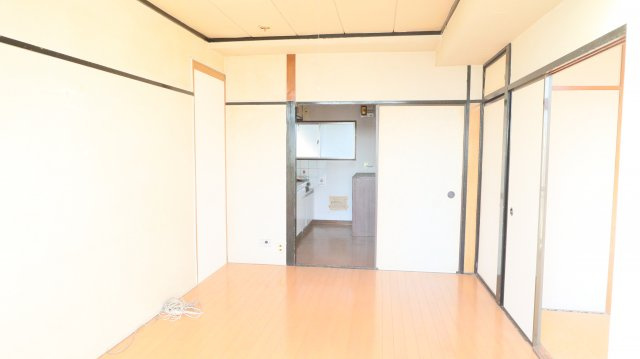 田中ビルの居間・リビング