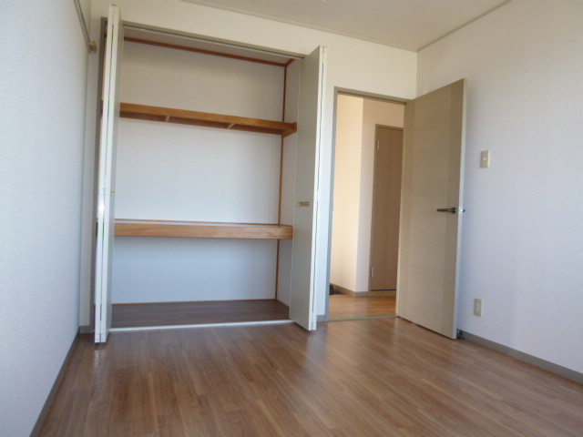 サリネージュ山手Ｅの収納