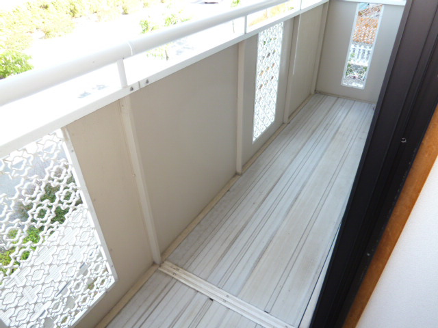 サリネージュ山手Ｅのバルコニー
