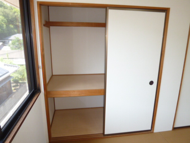 サリネージュ山手Ｅの収納