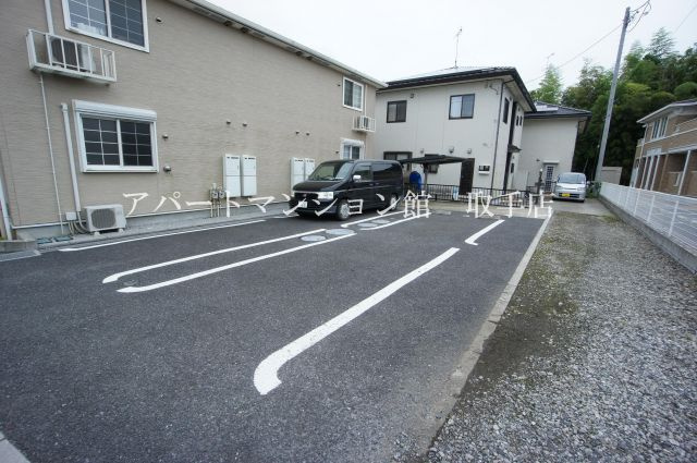 ココメロＴ＆Ｔ　Bの駐車場