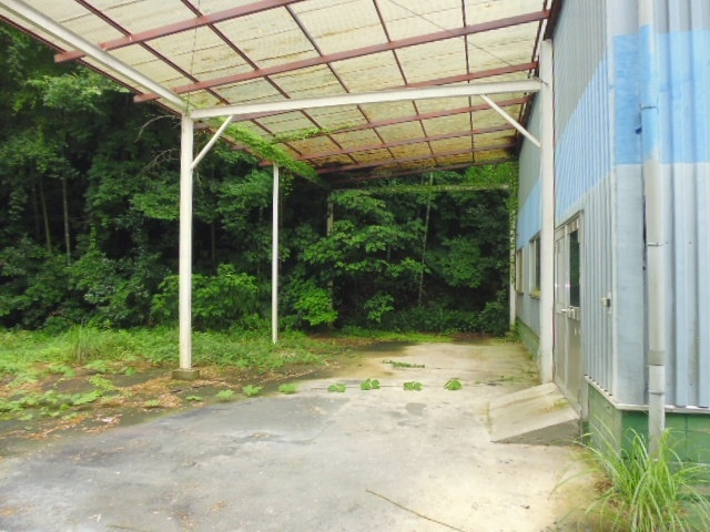 都窪郡早島町矢尾の倉庫の外観