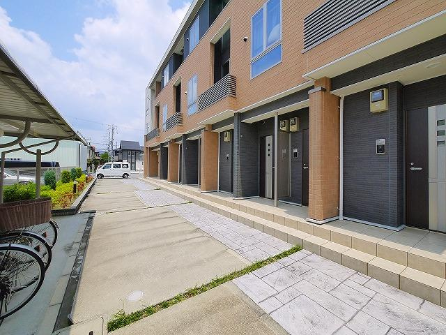 ウィンドミル　ヤマトのその他共用部分|玄関前です