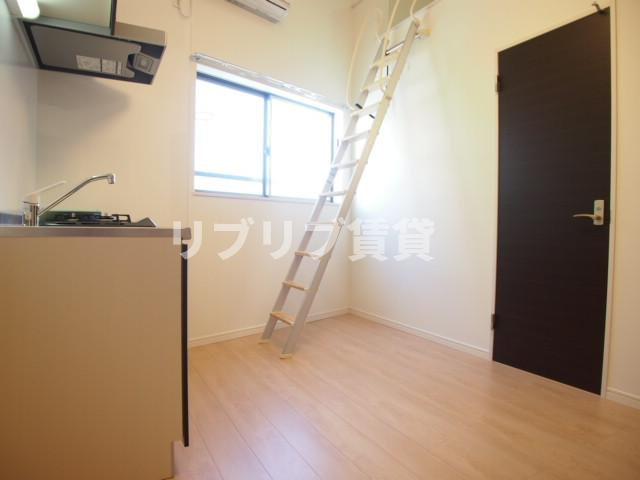 クレセル本千葉の居間・リビング