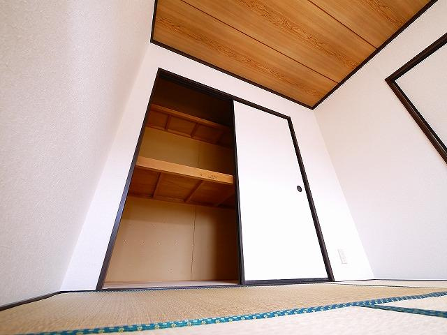 和幸ハイツAの収納|専用の収納スペースです