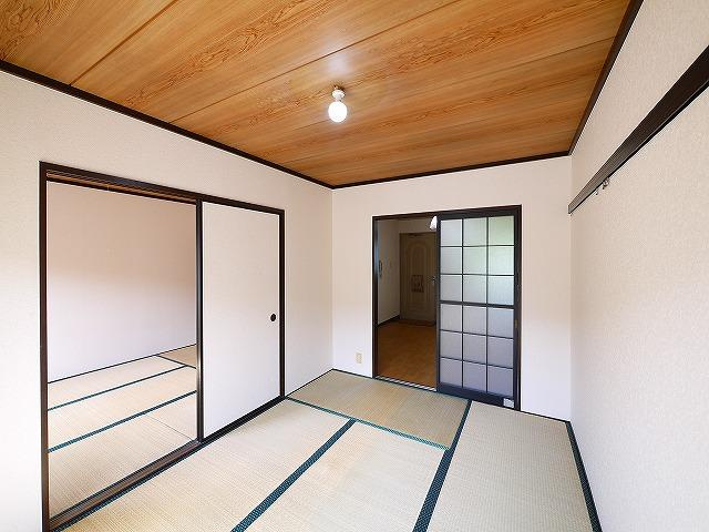 和幸ハイツAの和室|明るい和室です