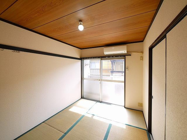 和幸ハイツAの和室|フローリングだけでなく、和室もあります
