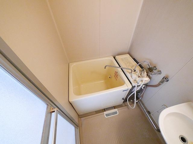 和幸ハイツAの浴室|落ち着いた空間のお風呂です