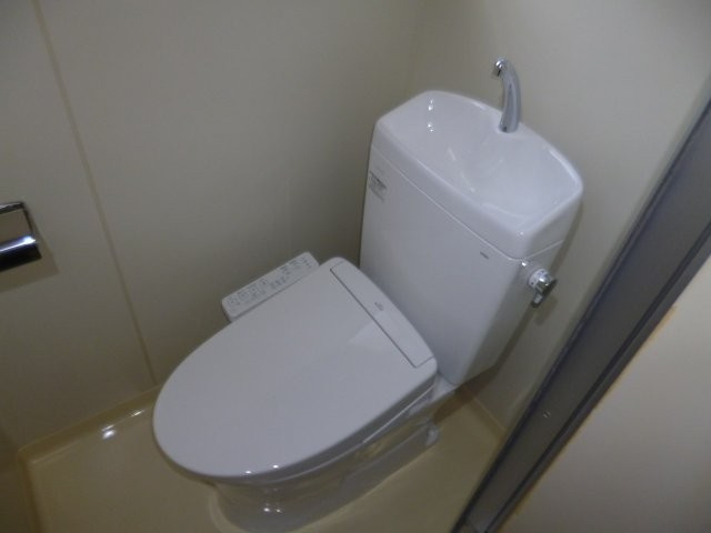 サンパレスフジタのトイレ|ウォシュレット（新品）