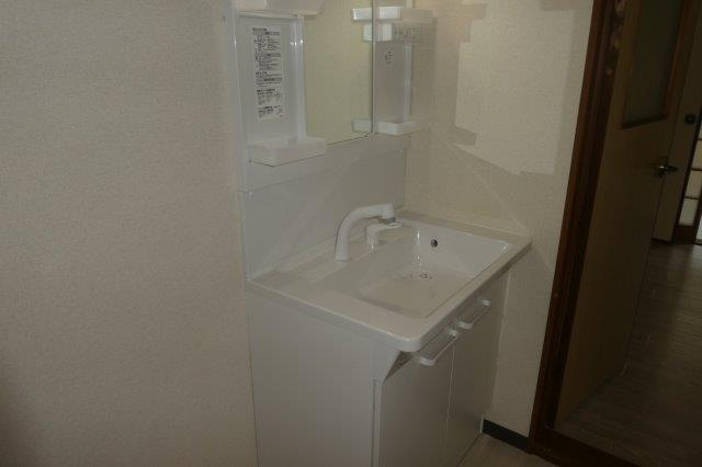 サンパレスフジタの独立洗面台|シャンプードレッサー