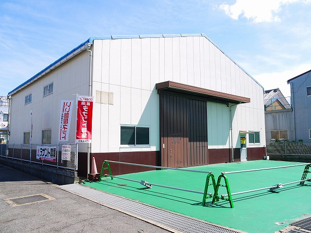 森川様倉庫の外観