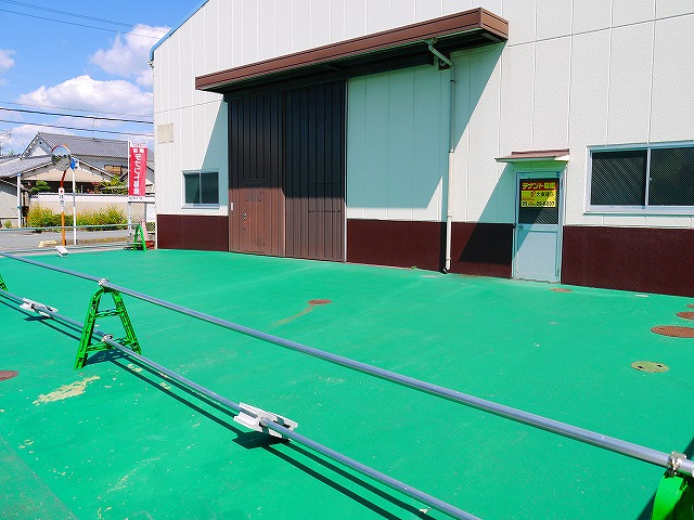 森川様倉庫の駐車場