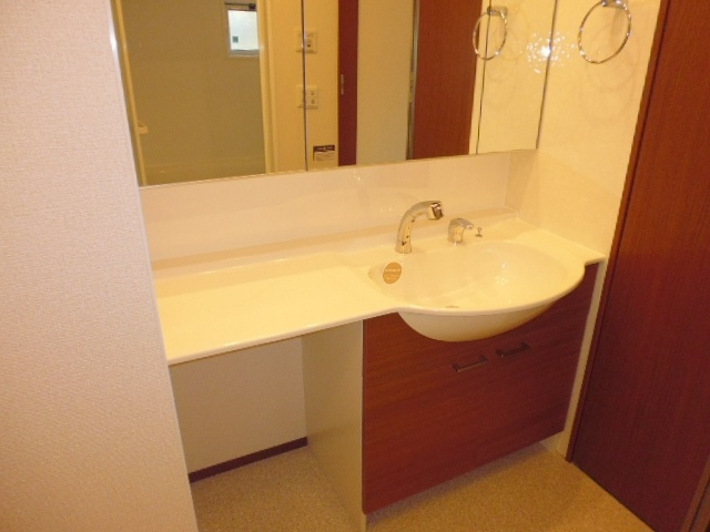 パティオ・カーサBの独立洗面台|洗髪洗面化粧台