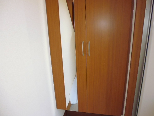 パティオ・カーサBの玄関|シューズボックス