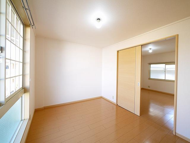 カーサ前栽の内装|個人の部屋や寝室として使える洋室です